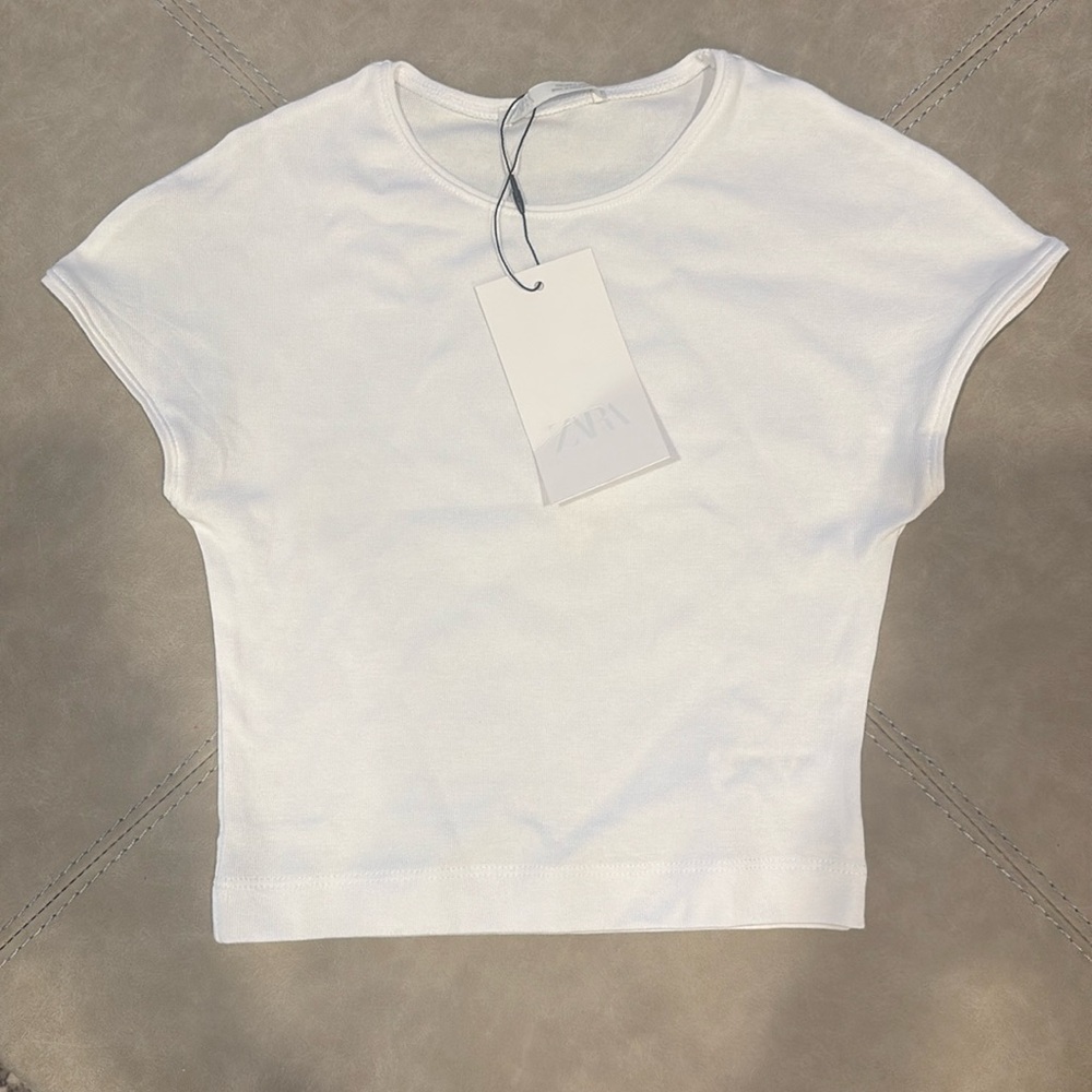 NWT Zara White Cropped T-Shirt